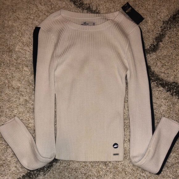 Brand New Hollister Sweater With Black Stripe - Picture 2 of 4